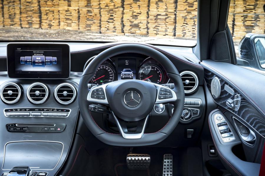  Mercedes-AMG GLC43 4Matic 2016 года  (UK) (фото 24 из 30)